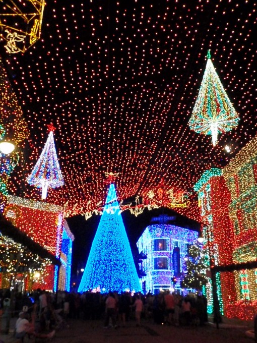 Osborne Family Spectacle of Dancing Lights at Disney's Hollywood Studios