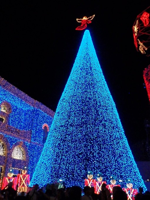 Osborne Family Spectacle of Dancing Lights at Disney's Hollywood Studios