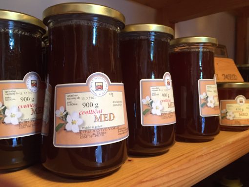 Local Honey for sale at Čebelarstvo Veselič in Metlika, Slovenia 