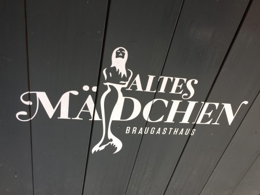 Altes Madchen Braugasthaus in Hamburg