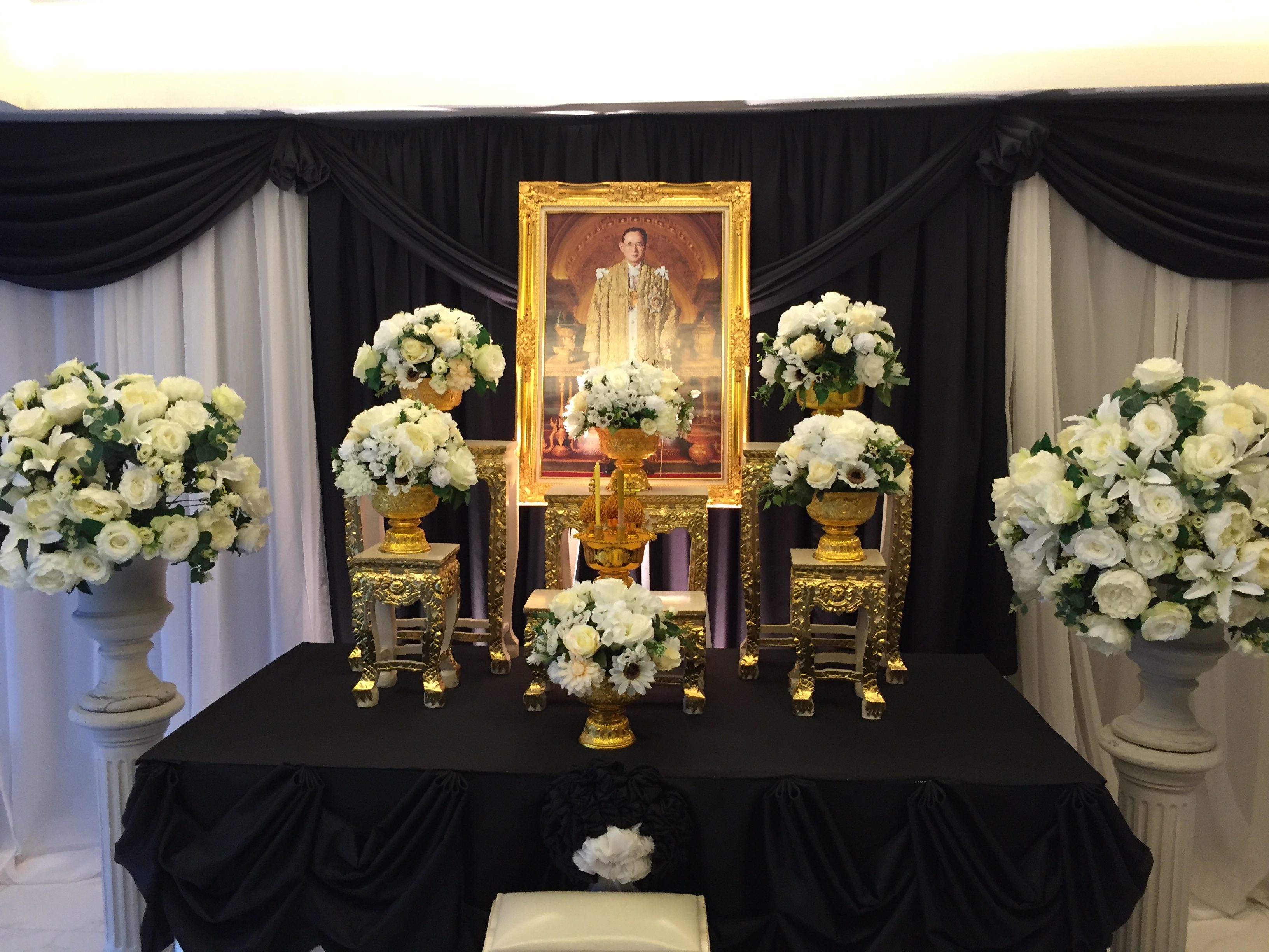 Tributes and alters to the late King can be seen all over Thailand as they mourn.
