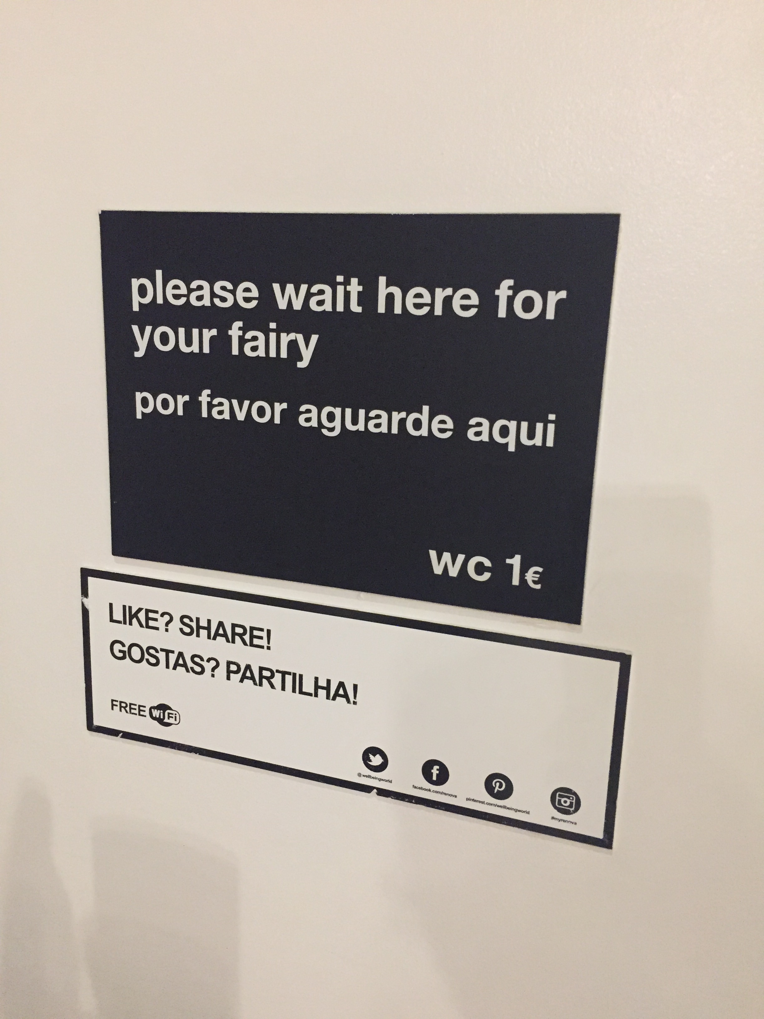 The sexiest WC on Earth in Lisbon